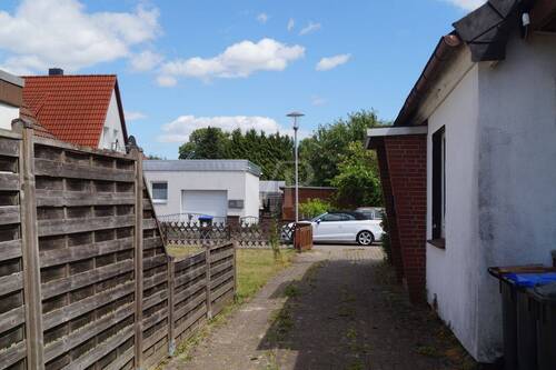 Einfahrt - Einfamilienhaus mit 141,70 m² in Celle zum Kaufen