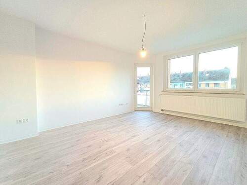 20251215_154341 - 4-Zimmer-Wohnung mit Balkon! - 899,00&nbsp;EUR Kaltmiete, ca.&nbsp; 87,90&nbsp;m&sup2;&nbsp;Wohnfl&auml;che