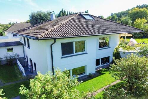 Seitenansicht - Einfamilienhaus mit 160,00 m² in Königswinter zum Kaufen