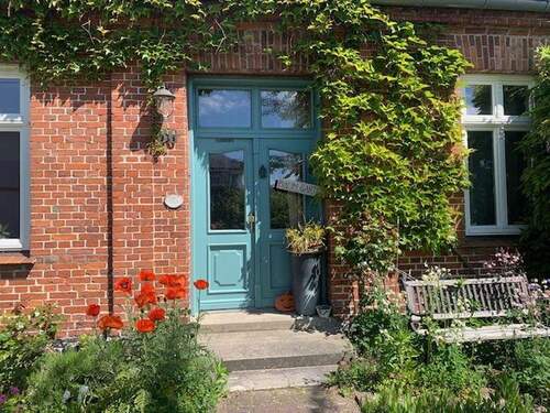 Haustür - 7 Zimmer Einfamilienhaus zum Kaufen in Dändorf