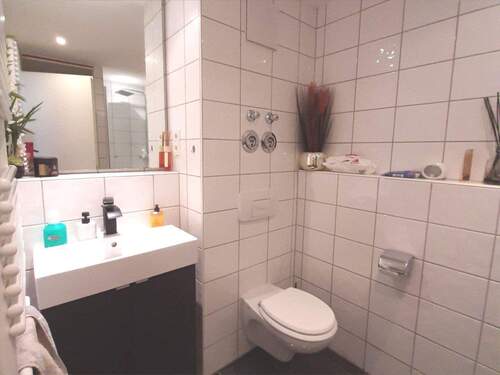 Gäste-WC mit Dusche - 