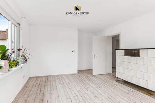 Wohnzimmer - 4 Zimmer Etagenwohnung in Backnang