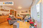 2. Wohnzimmer 2 - 5 Zimmer Etagenwohnung in Zimmern ob Rottweil