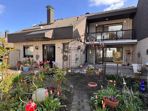 Eingangsbereich - 8 Zimmer Doppelhaushälfte zum Kaufen in Velbert