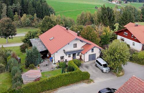 1520-Ansicht von der Nachbarschaft - 6 Zimmer Mehrfamilienhaus, Wohnhaus zum Kaufen in Rinchnach
