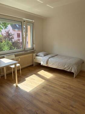 Schlafzimmer01 - Möblierte 2-Zimmer-Wohnung mit 2 Schlafzimmern inkl. Wifi