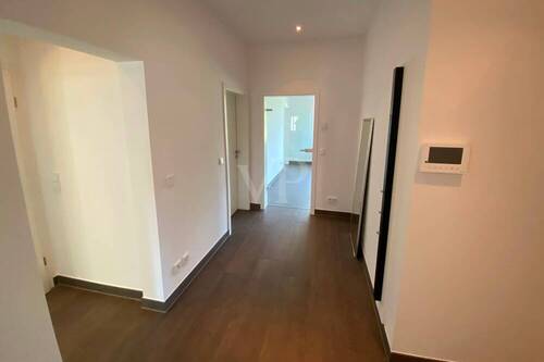 110 Flur - 