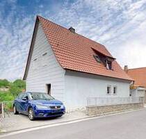 Gepflegtes Einfamilienhaus mit Balkon, Ausblick und Garage - Marktbreit