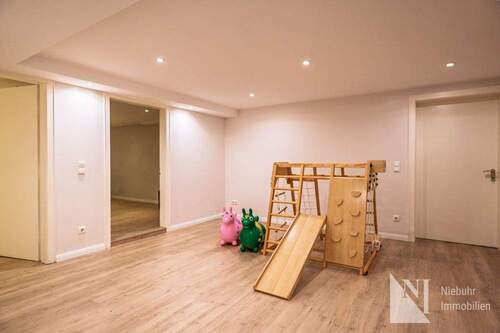 Spielzimmer im Keller - 