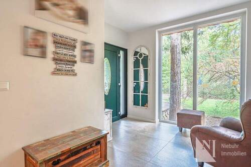 Lichtdurchfluteter Eingangsbereich - Bungalow mit 160,00 m² in Barum zum Kaufen