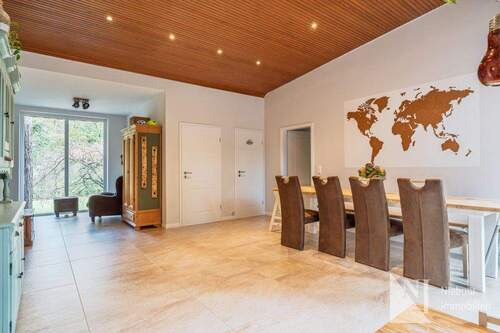 Großzügiges Esszimmer - 