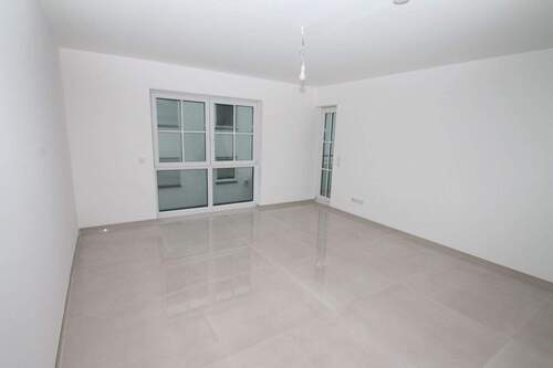 Wohnzimmer - 2 Zimmer Etagenwohnung zur Miete in Mörfelden-Walldorf