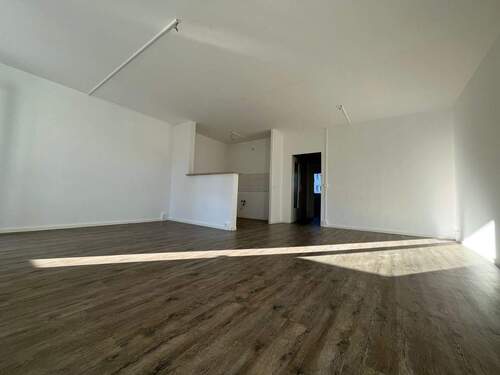 Wohnzimmer - 3 Zimmer Etagenwohnung zur Miete in Chemnitz