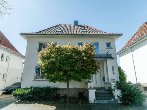 Frontansicht - Stilvolle Architektur trifft großzügiges Wohnen - Modernisiertes Wohnhaus in Warburg