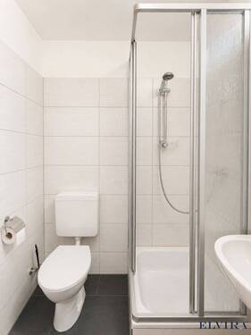 Separate Dusche / WC - 