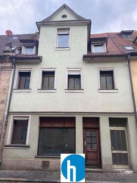 Sanierungsprojekt - SANIERUNGSOBJEKT IN ERLANGEN - UMGESTALTUNG EINES EHEMALIGEN BÜRGERHAUSES IN 4 WOHNEINHEITEN