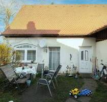 Sanierungsbedürftiges angebautes 4-Zi. Haus mit kleinem Garten und Stellplatz in Hersbruck