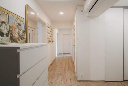 Flur - Helle 4-Zimmer-Wohnung mit Balkon und Carport - ideal für Familien