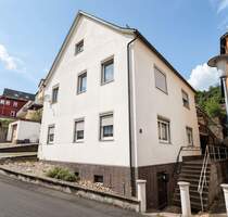 Sanierungsbedürftiges Schmuckstück mit Geschichte und Gestaltungsspielraum - Rödental Mönchröden