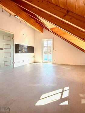 Wohnbereich - 2 Zimmer Etagenwohnung zum Kaufen in Weilheim