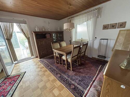 Blick in den Essbereich - 