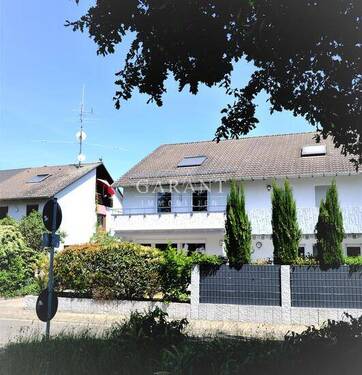 Hausansicht - Sanierte, große Doppelhaushälfte in ruhiger Lage