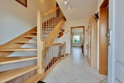 Flur und Treppenhaus - 