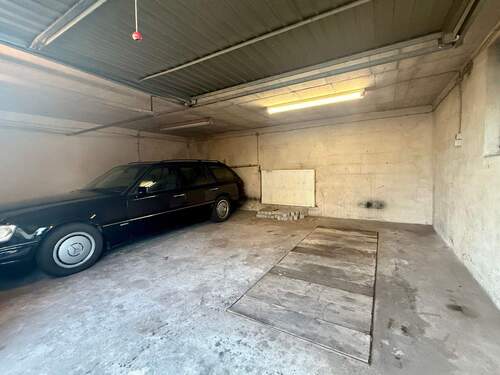 Doppelgarage mit Wartungsgrube - 