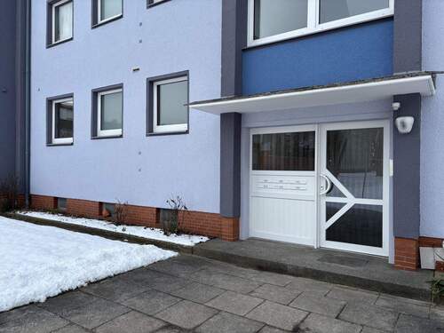 Hauseingang - 3 Zimmer Etagenwohnung zum Kaufen in Uelzen