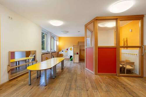 Wohnzimmer - 5 Zimmer Etagenwohnung in Düsseldorf