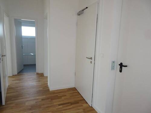 Flur Eingang + Aufzug - 