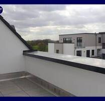 Herrliche Aussichten! 4 Zimmer im DG mit Loggia, Einbauküche, 2 Bäder, Aufzug bis in die Wohnung - Liederbach