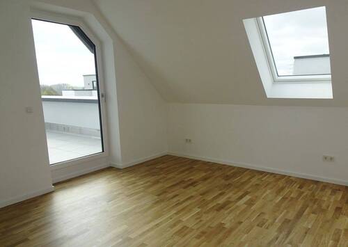Schlafen Zug. Loggia - 4 Zimmer Etagenwohnung zur Miete in Liederbach