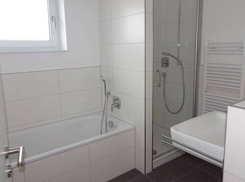 Bad - Etagenwohnung mit 114,00 m&sup2; in Liederbach zur Miete