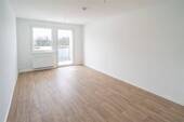 Wohnzimmer - ++ Erstbezug nach Sanierung ++ Moderne 2 Zimmerwohnung mit Dusche und Wanne + Solarmodul