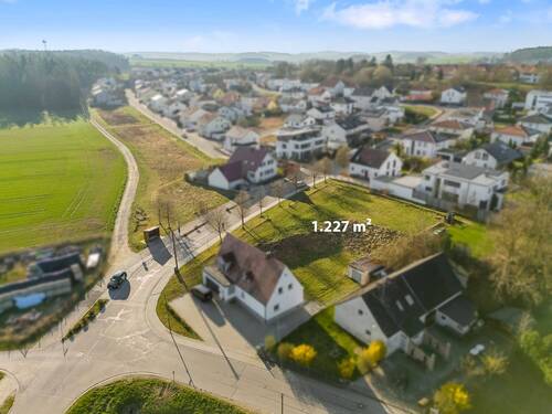 Luftaufnahme Nordwest-Ansicht - Grundstück in Kösching zum Kaufen