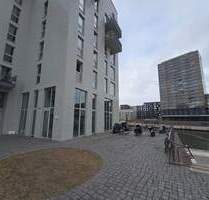 Café, Praxis, Büro, Atelier oder Laden mit Blick auf den Baakenhafen - Hamburg Kleiner Grasbrook
