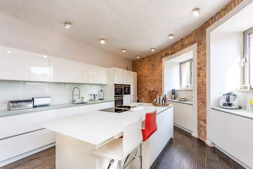 Küche - Exklusives 4-Zimmer-Loft im historischen Wasserturm - Berlin-Westend