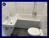 neues Bad mit Wanne - Neues Bad° Neuer Boden° Neues Wohngefühl° 2 Zimmer mit Balkon + separate Küche, guter Schnitt