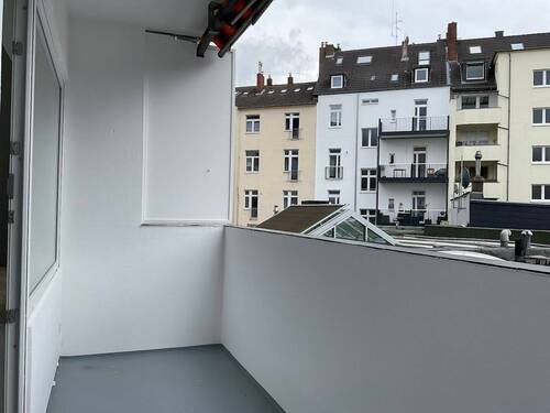 Balkon - Etagenwohnung mit 60,00 m&sup2; in Düsseldorf zur Miete