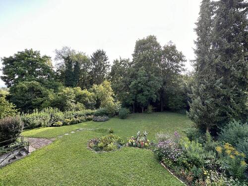 Garten aus Sicht vom Haus - 2 Zimmer Etagenwohnung in Tübingen