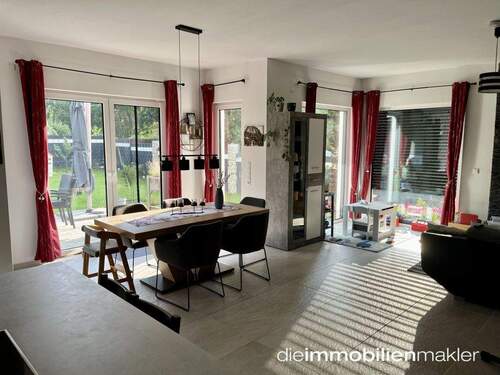 Wohnzimmer - Essbereich - 5 Zimmer Mehrfamilienhaus, Wohnhaus zum Kaufen in Luckau