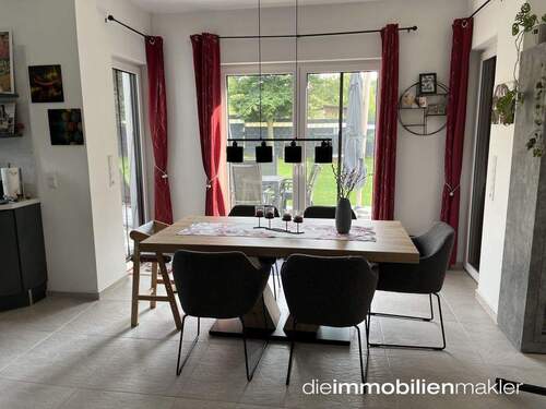 Essbereich - 5 Zimmer Mehrfamilienhaus, Wohnhaus in Luckau
