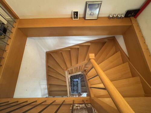 Treppenansicht vom Spitzboden bis ins EG - 