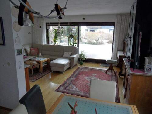 Sonniger Blick nach Süden - 5 Zimmer Doppelhaushälfte in Gilching