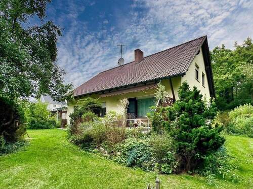 Blick auf die Terrasse - Einfamilienhaus mit 111,50 m&sup2; in Langenzenn zum Kaufen
