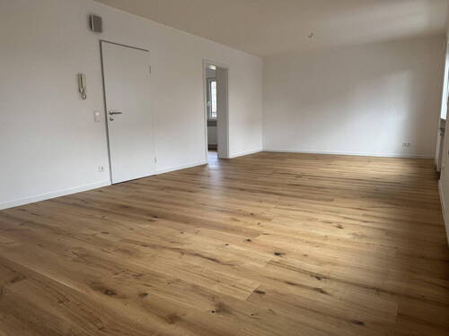 Wohn-Essbereich - Erstbezug nach Kernsanierung - Moderne 3-Zimmer-Wohnung in Friedrichshafen