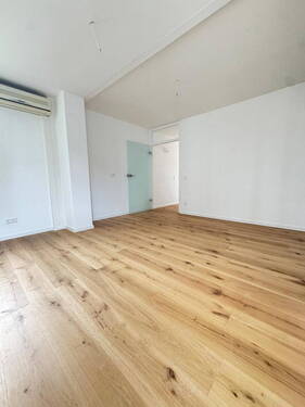 Büro / Schlafzimmer mit Loggia - 3 Zimmer Etagenwohnung in Friedrichshafen