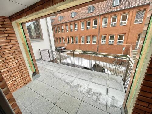 Balkon Wohnungen links - 
