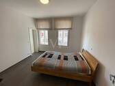 06 Schlafzimmer mit Ankleideraum - 